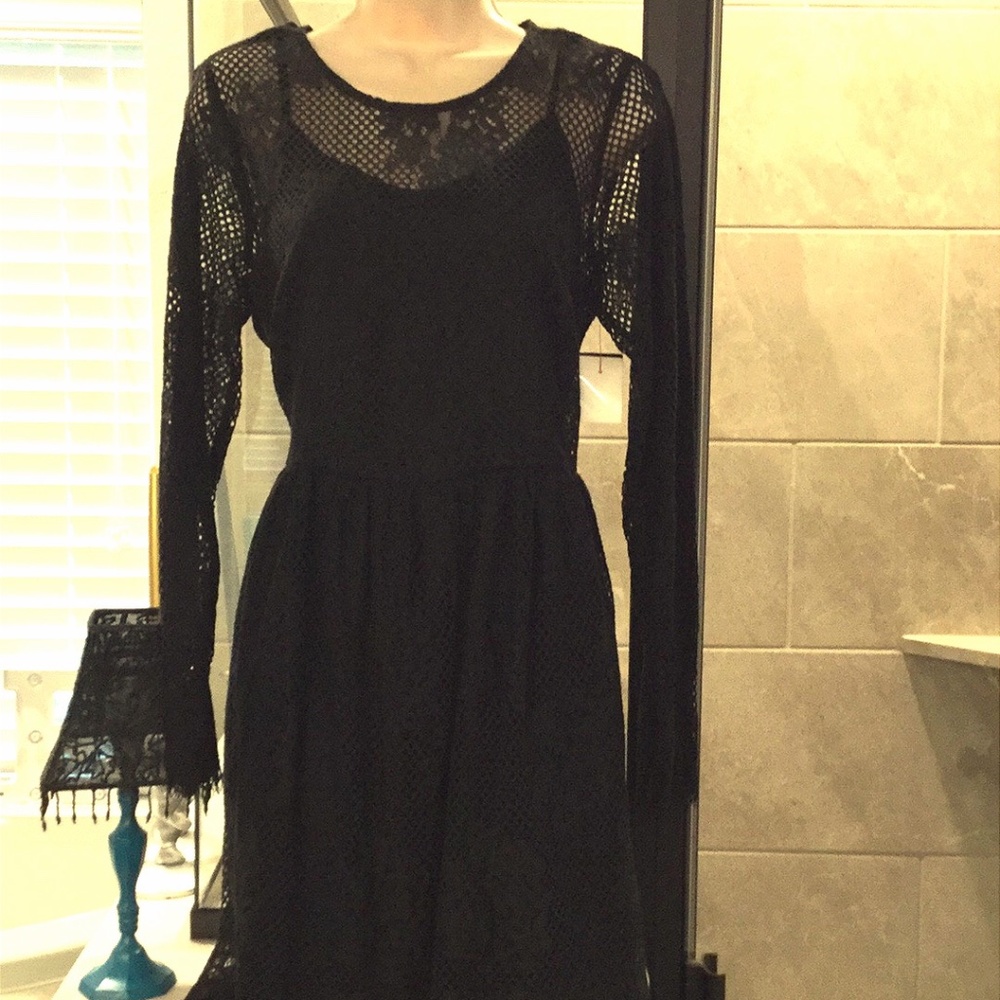 New crochet and lace little black dress size Large